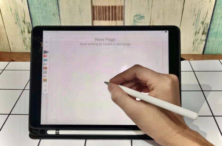 苹果触控笔版怎么用:电容笔和触控笔的区别有哪些？质量好的电容笔推荐